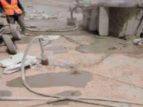 九龙水泥混凝土路面板底注浆技术 路面脱空注浆整治方案